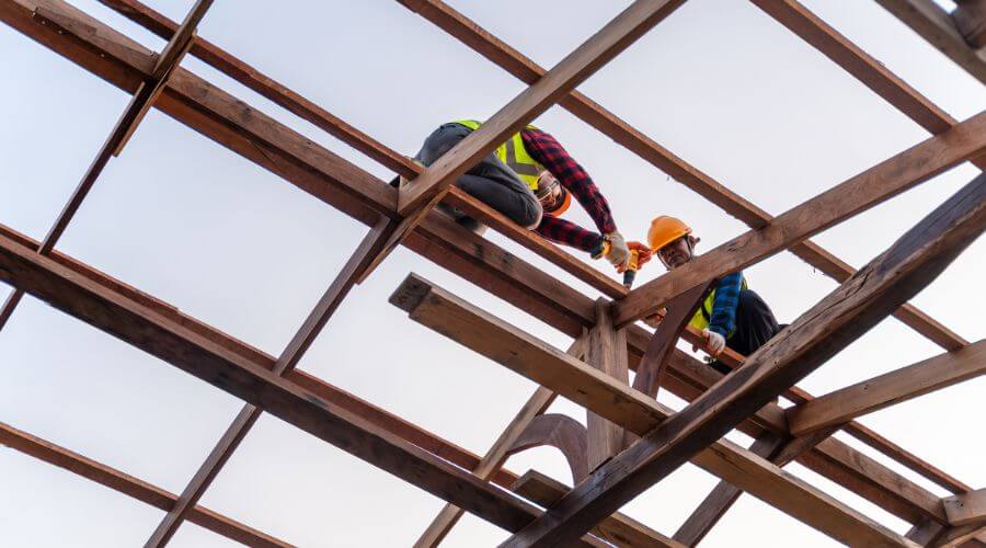 Professional gutter cleaning services in Chicago, IL